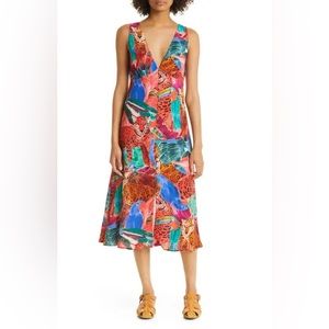 Farm Rio Animal Collage MIDI dress. SIZE MEDIUM. NWOT. Unique print.